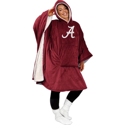 Alabama Crimson Tide Pegasus Team 50" x 70" Bloncho Sherpa Fan Cape