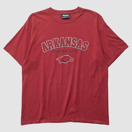 Arkansas Razorbacks NCAA 2000s T-shirt - Red - M by Fanatics Real Vintage