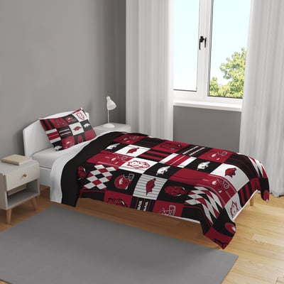 Arkansas Razorbacks Pegasus Patchwork Plaid Three-Piece Full/Queen Bed in a Bag Set