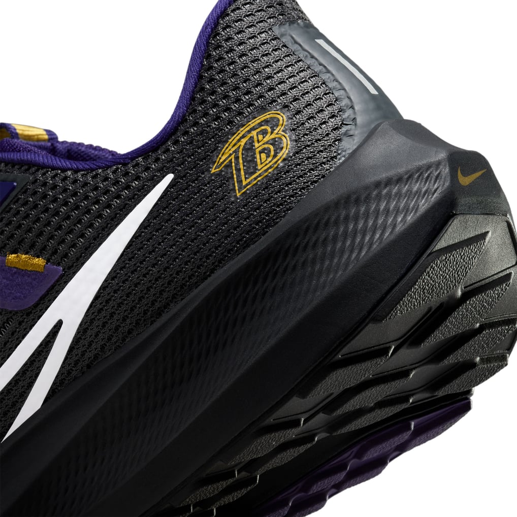 Nike Air Zoom Pegasus 40 Baltimore Ravens Running Shoes 9 12.5 Unisex Nike Anthracite Baltimore Ravens Zoom Pegasus 40  main image 3