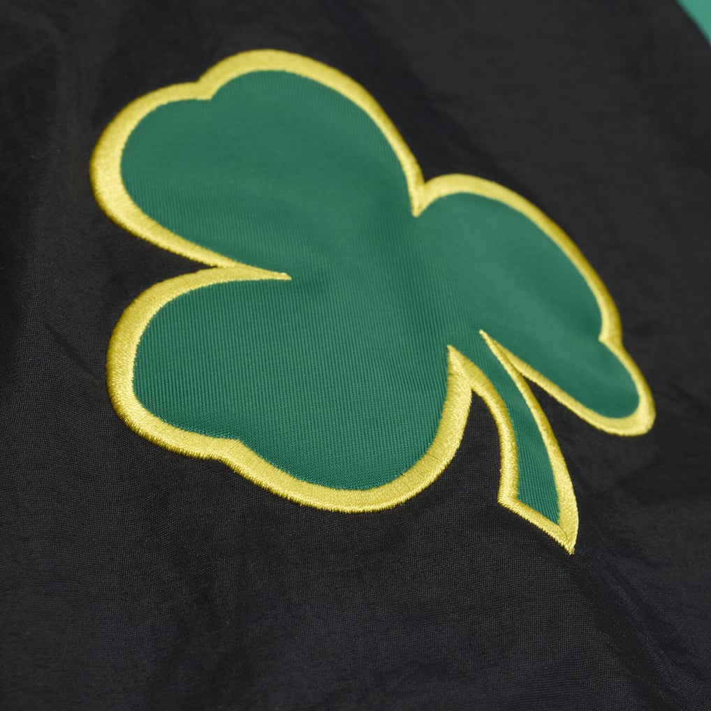  Boston Celtics Mitchell & Ness Classic V-Neck Raglan Pullover - Kelly Green