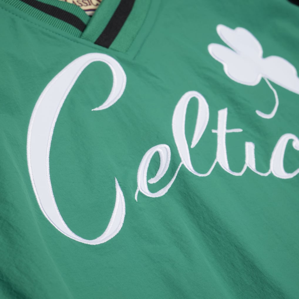 Boston Celtics Mitchell & Ness Classic V-Neck Raglan Pullover - Kelly Green