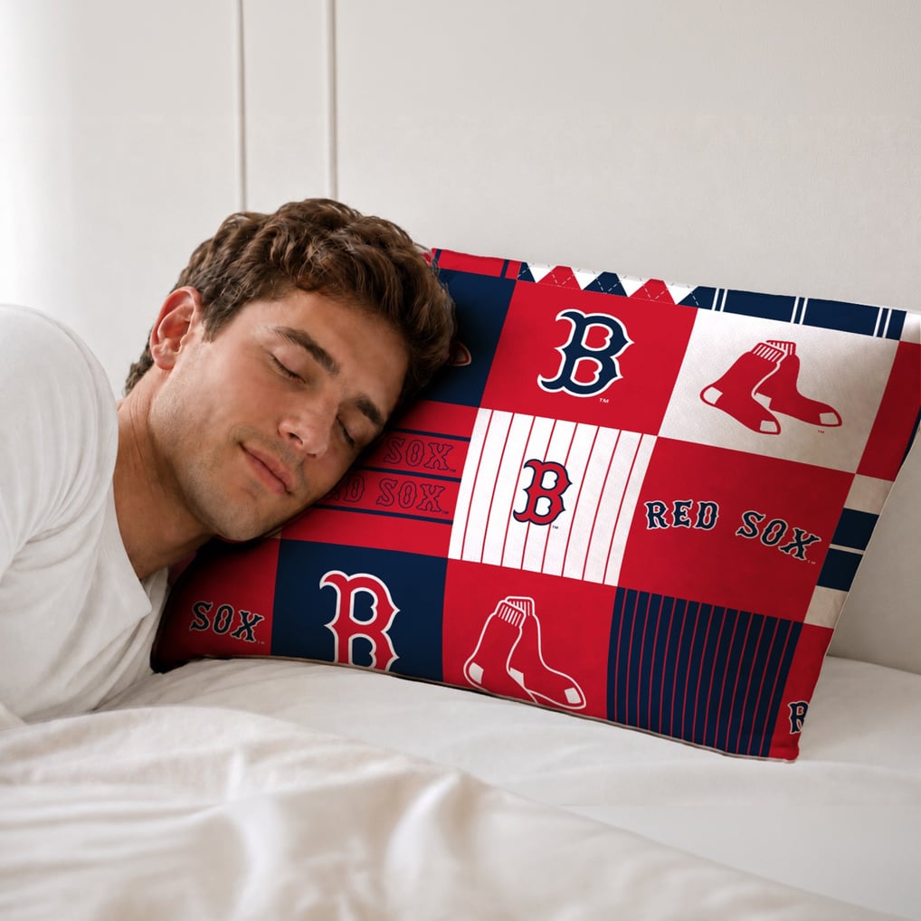 Boston Red Sox Pegasus Patchwork Plaid Three-Piece Full/Queen Bed in a Bag Set