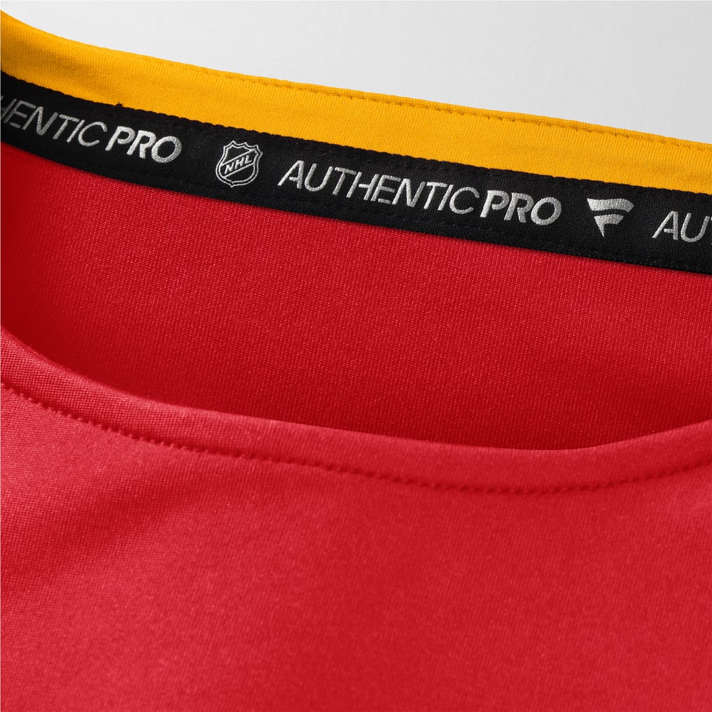 Calgary Flames Fanatics Authentic Pro Rink Tech Long Sleeve T-Shirt - Red