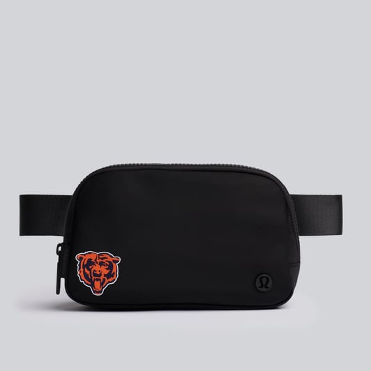 Chicago Bears lululemon Everywhere Belt Bag - Black