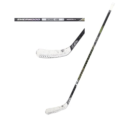 Connor Bedard Chicago Blackhawks Autographed Fanatics Authentic Game-Used Black Sherwood Stick from the 2025-26 NHL Season - NF70456706
