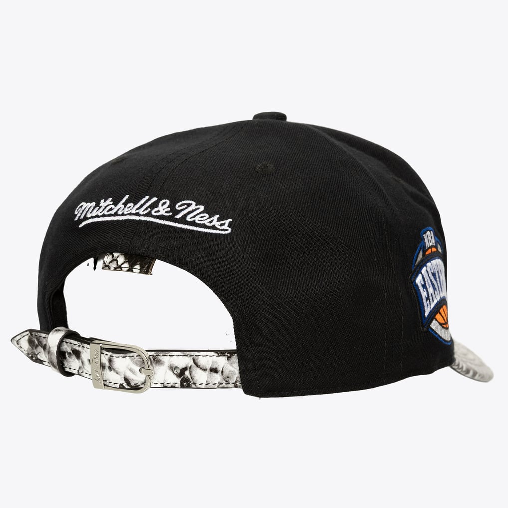 Hat lot. SnapBack, strapback, buckleback, fitted. Mitchell & Ness | Accessories | Hat Lot Snapback Strapback  main image 4