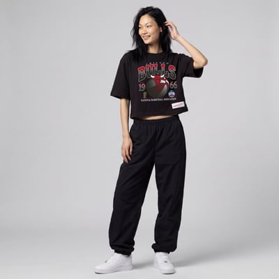  Chicago Bulls Mitchell & Ness Women's Street Graphic Boxy Crop T-Shirt - Black