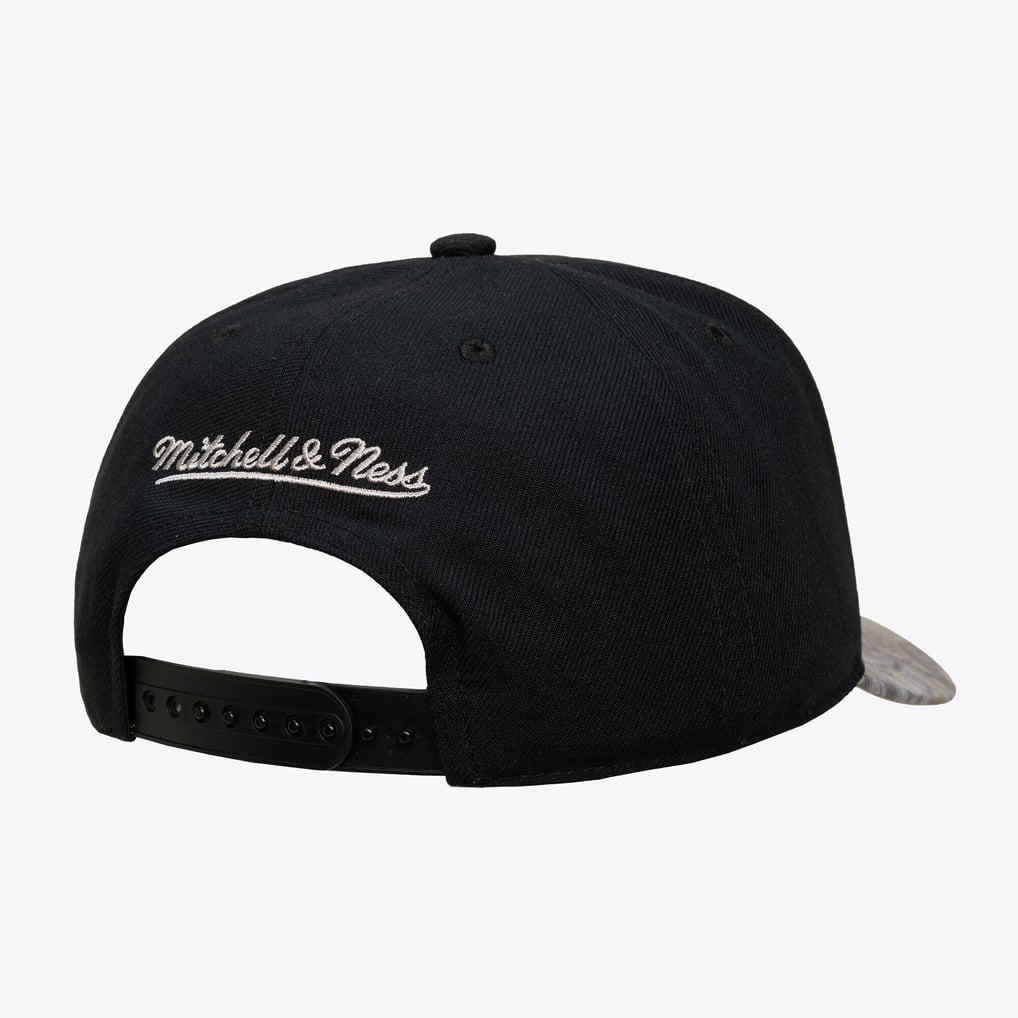  Chicago White Sox Mitchell & Ness Midnight Timber Pro Snapback Hat - Black