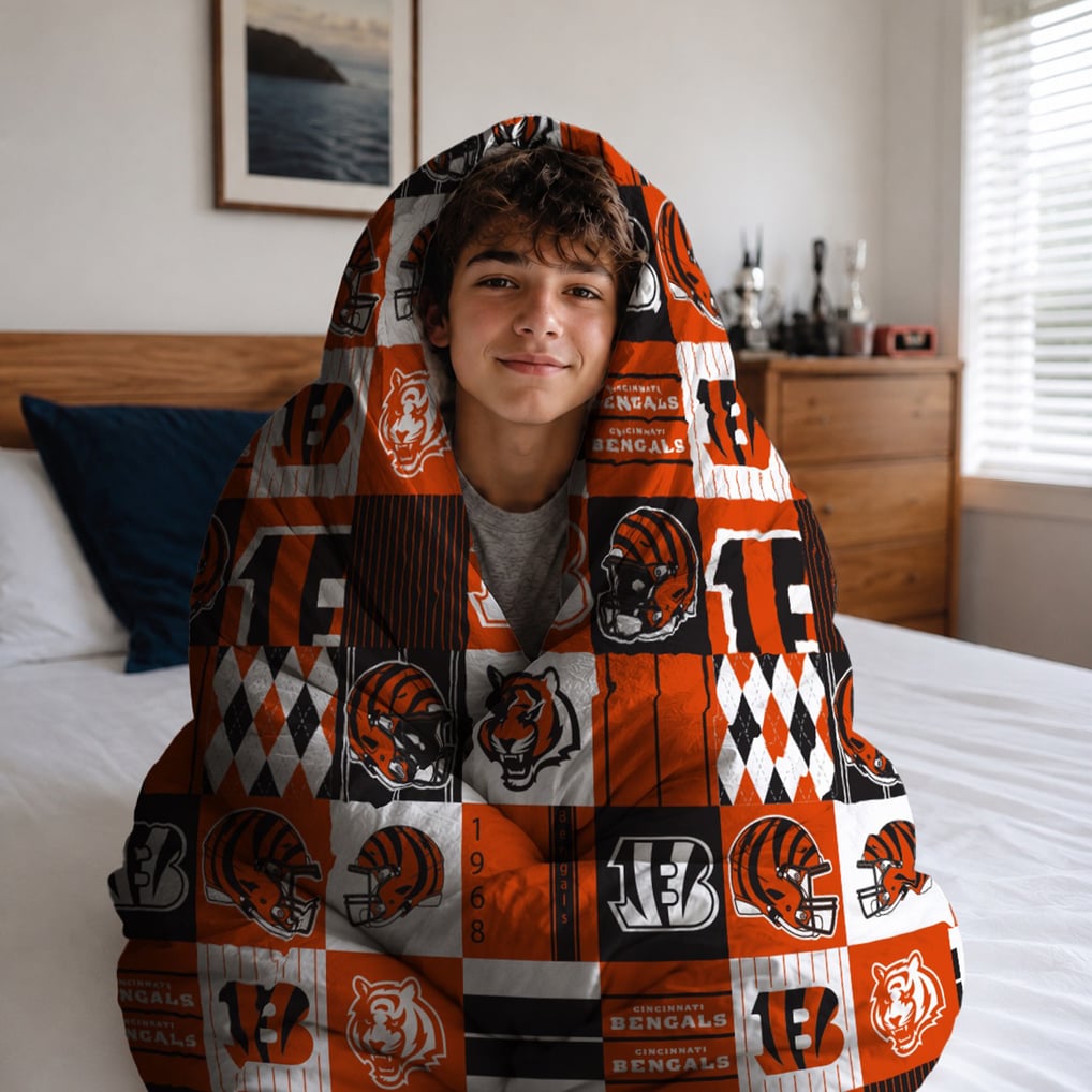 Cincinnati Bengals Pegasus Patchwork Plaid Three-Piece Full/Queen Bed in a Bag Set