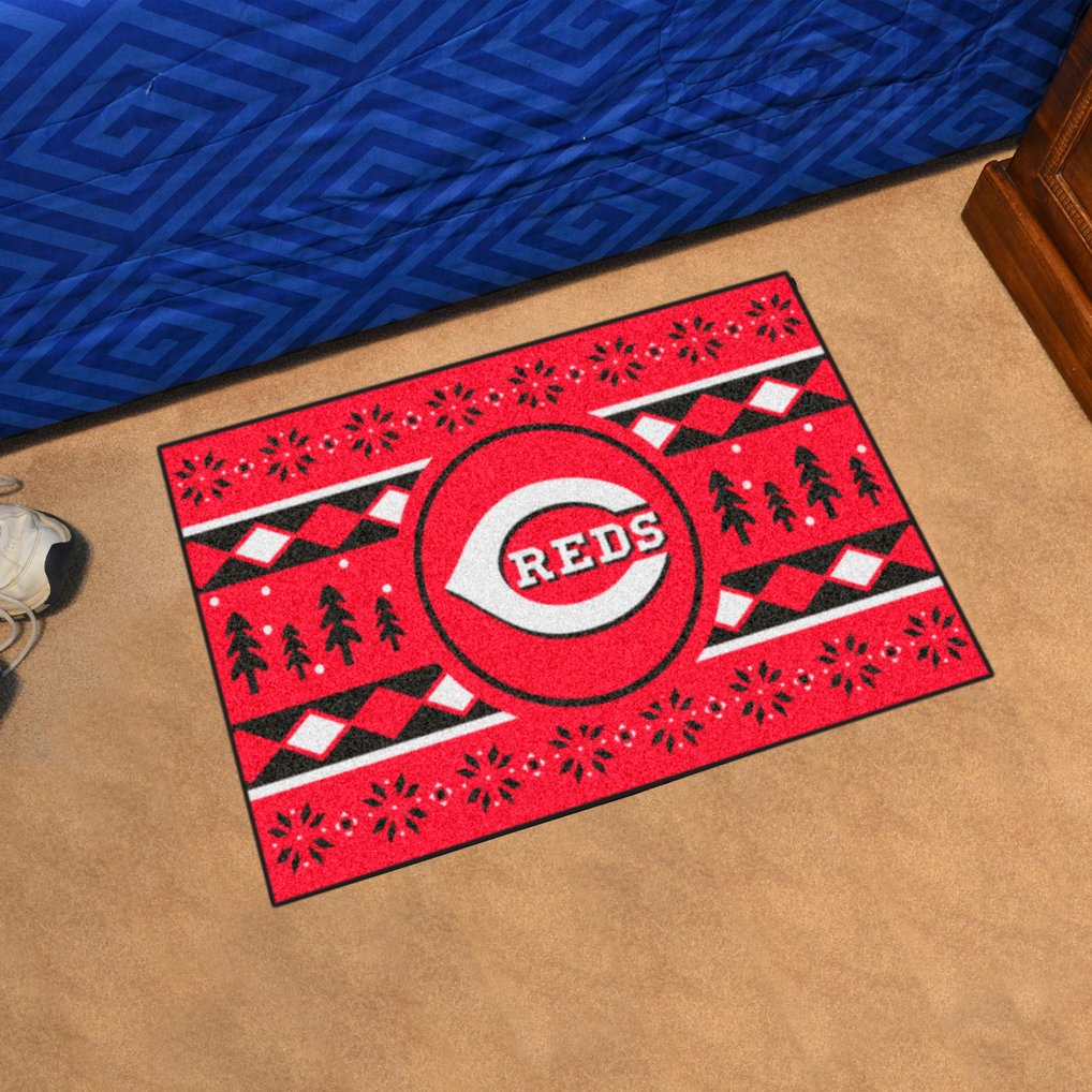 Cincinnati Reds 19'' x 30'' Holiday Sweater Rug