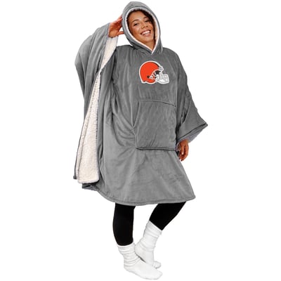Cleveland Browns Pegasus Team 50" x 70" Bloncho Sherpa Fan Cape
