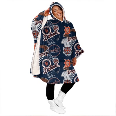 Detroit Tigers Pegasus Mashup 50" x 70" Bloncho Sherpa Fan Cape