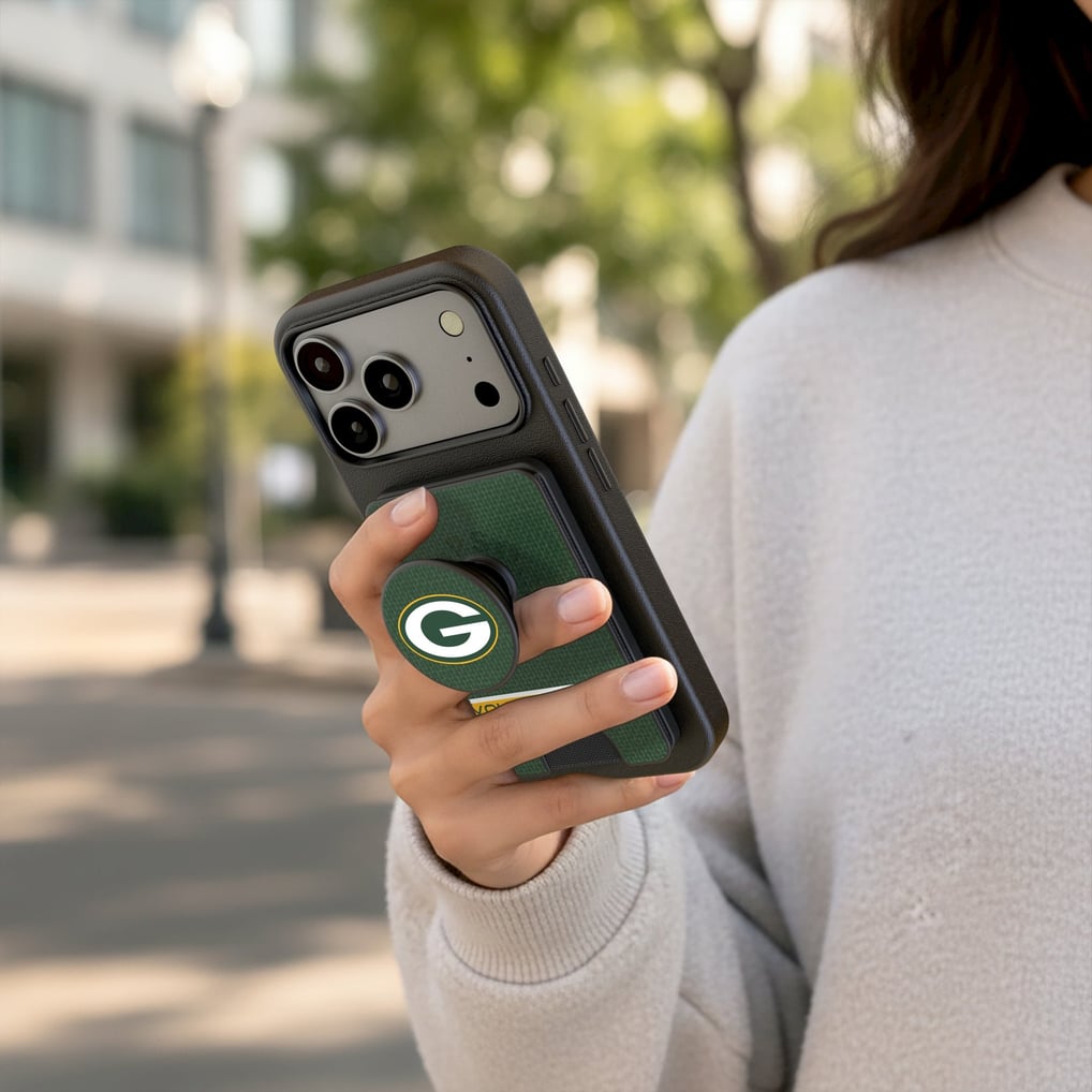 Green Bay Packers Keyscaper Personalized Endzone Solid PopSockets Magnetic Wallet