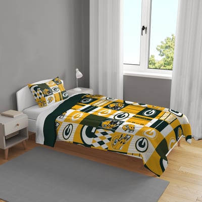 Green Bay Packers Pegasus Patchwork Plaid Two-Piece Twin/Twin XL Bed in a Bag Set