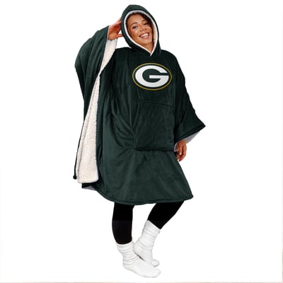 Green Bay Packers Pegasus Team 50" x 70" Bloncho Sherpa Fan Cape