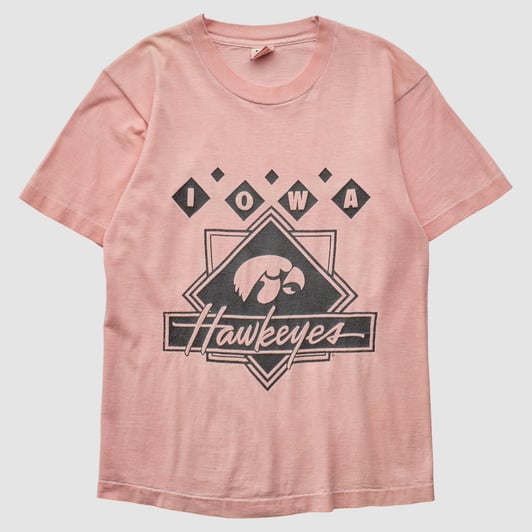 Iowa Hawkeyes Fruit of the Loom 90s T-shirt - Pink - S by Fanatics Real Vintage