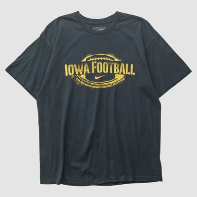 Iowa Hawkeyes Nike 2000s T-shirt - Black - XL by Fanatics Real Vintage