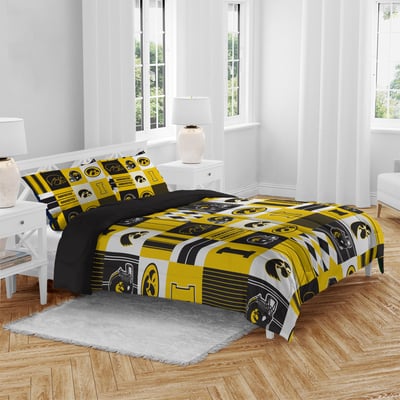 Iowa Hawkeyes Pegasus Patchwork Plaid Three-Piece Full/Queen Bed in a Bag Set