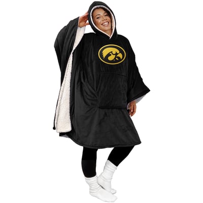 Iowa Hawkeyes Pegasus Team 50" x 70" Bloncho Sherpa Fan Cape
