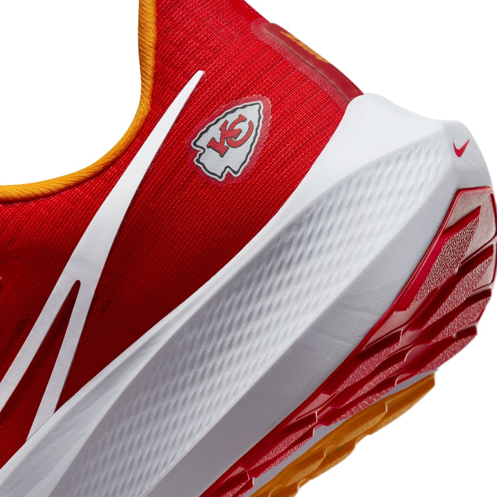 Unisex Nike Red Kansas City Chiefs Zoom Pegasus 39 Running Shoe display picture 1
