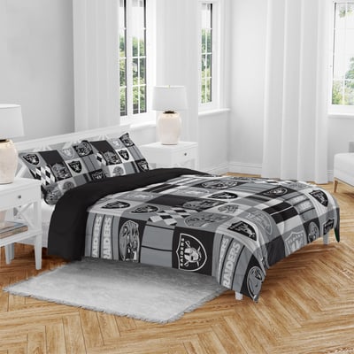 Las Vegas Raiders Pegasus Patchwork Plaid Three-Piece Full/Queen Bed in a Bag Set
