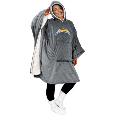 Los Angeles Chargers Pegasus Team 50" x 70" Bloncho Sherpa Fan Cape