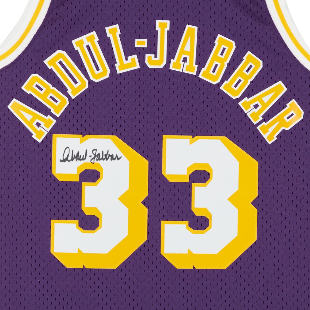 Maillot Lakers Violet 1983-84 Signé Kareem Abdul-Jabbar - Swingman Mitchell & Ness, Authentifié Fanatics
