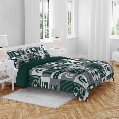 Michigan State Spartans Pegasus Patchwork Plaid Three-Piece Full/Queen Bed in a Bag Set