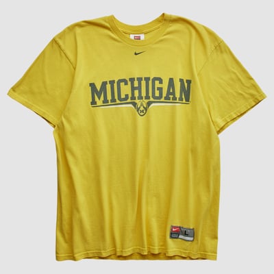 Michigan Wolverines Nike 2000s T-shirt - Yellow - M by Fanatics Real Vintage