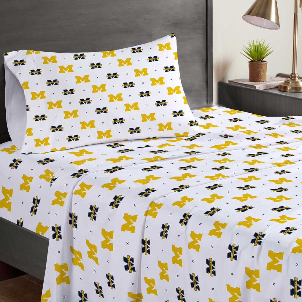 Michigan Wolverines Pegasus Three-Piece Twin Sheet Set