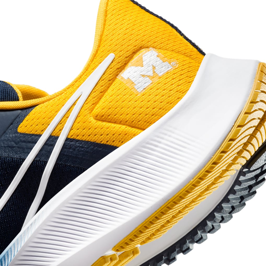 Michigan Wolverines Nike Unisex Zoom Pegasus 38 Running Shoe  display picture 3