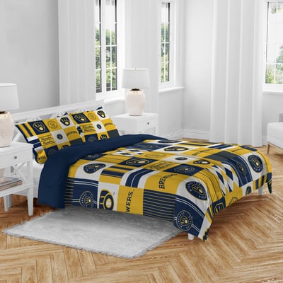 Milwaukee Brewers Pegasus Patchwork Plaid Three-Piece Full/Queen Bed in a Bag Set