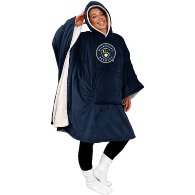 Milwaukee Brewers Pegasus Team 50" x 70" Bloncho Sherpa Fan Cape