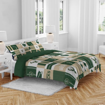 Milwaukee Bucks Pegasus Patchwork Plaid Three-Piece Full/Queen Bed in a Bag Set