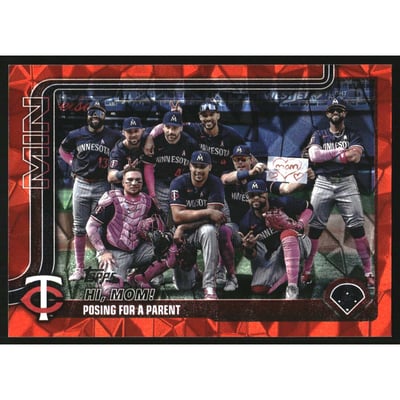 2025 Topps Orange Diamante Foil #584 Hi, Mom!/Carlos Correa