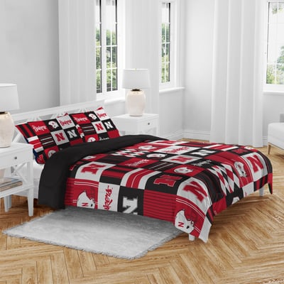 Nebraska Huskers Pegasus Patchwork Plaid Three-Piece Full/Queen Bed in a Bag Set