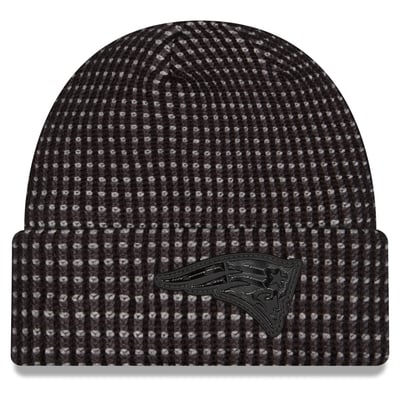 New England Patriots New Era 2026 Sideline Cold Weather  Cuffed Knit Hat - Black