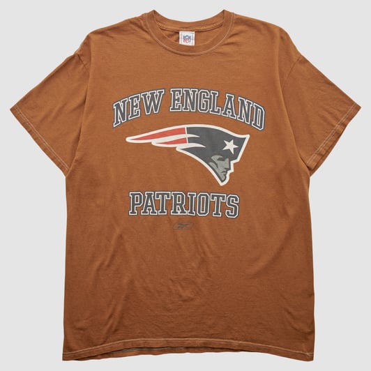 New England Patriots Reebok 2000s T-shirt - Clay - L by Fanatics Real Vintage
