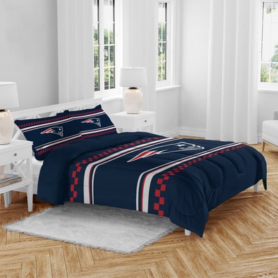 New England Patriots Pegasus Checkered Dash Three-Piece Full/Queen Bed in a Bag Set