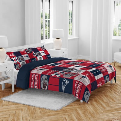 New England Patriots Pegasus Patchwork Plaid Three-Piece Full/Queen Bed in a Bag Set