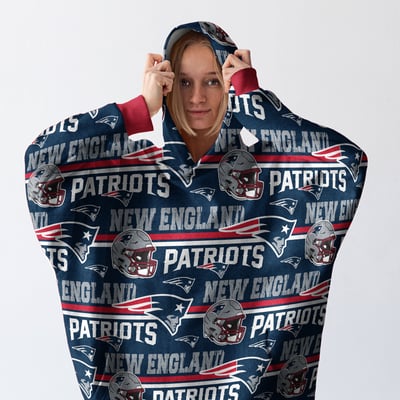 New England Patriots Pegasus Wave Ultra Soft Fan Cape