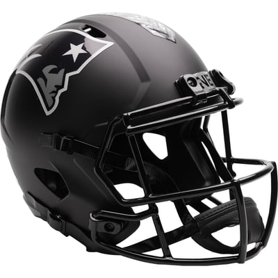 New England Patriots Riddell 2026 Salute to Service Speed Replica Helmet