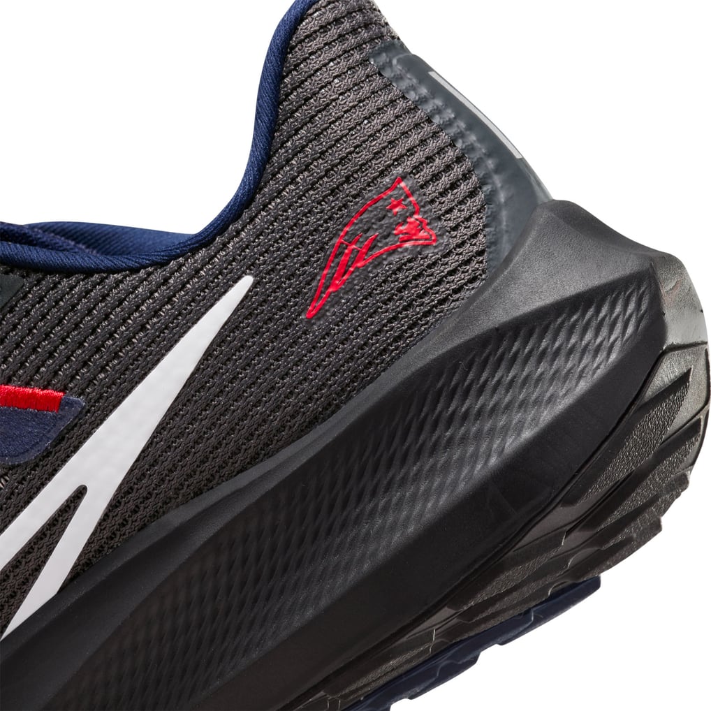 Nike Air Zoom Pegasus 40 New England Patriots Mens Running Shoes Unisex Nike Anthracite New England Patriots Zoom Pegasus 40  main image 4