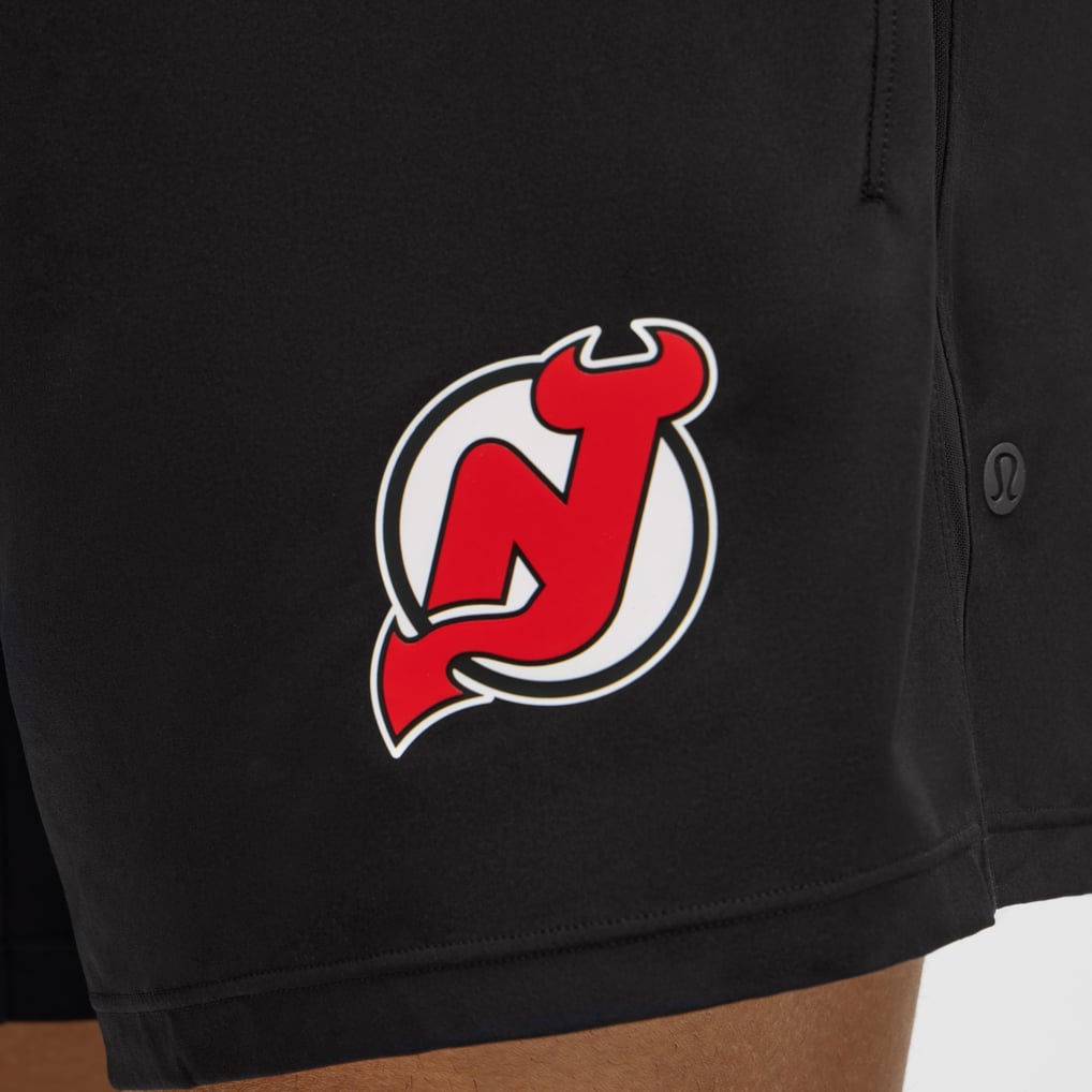 New Jersey Devils lululemon Pace Breaker Linerless Short 7" - Black