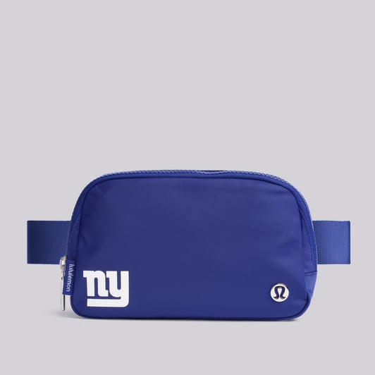 New York Giants lululemon Everywhere Belt Bag - Larkspur