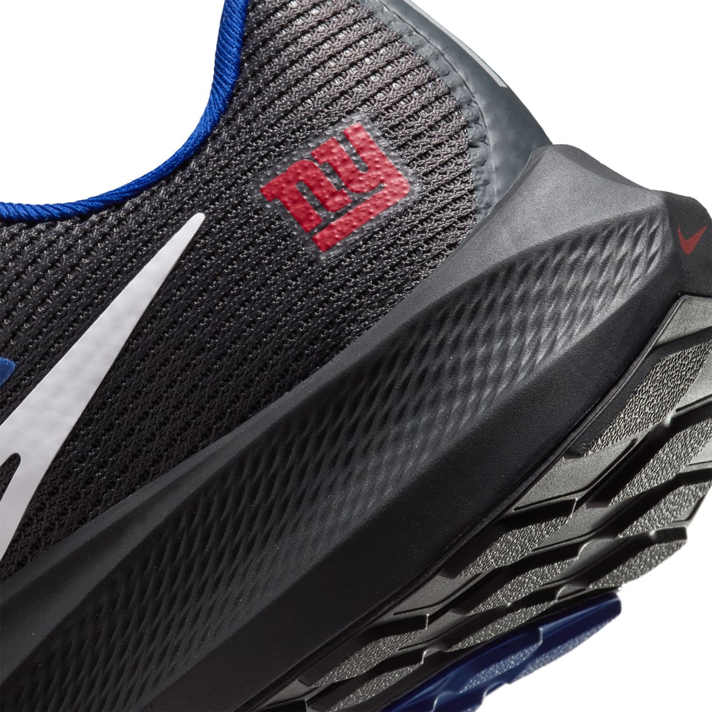 Unisex Nike Anthracite New York Giants Zoom Pegasus 40  display picture 1