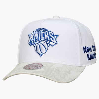 New York Knicks Mitchell & Ness Ghosted Pro Adjustable Hat - White
