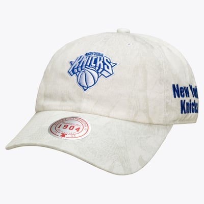 New York Knicks Mitchell & Ness Ghosted Strapback Hat - White
