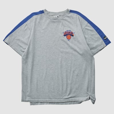 New York Knicks Puma 2000s T-shirt - Heather Gray - L by Fanatics Real Vintage